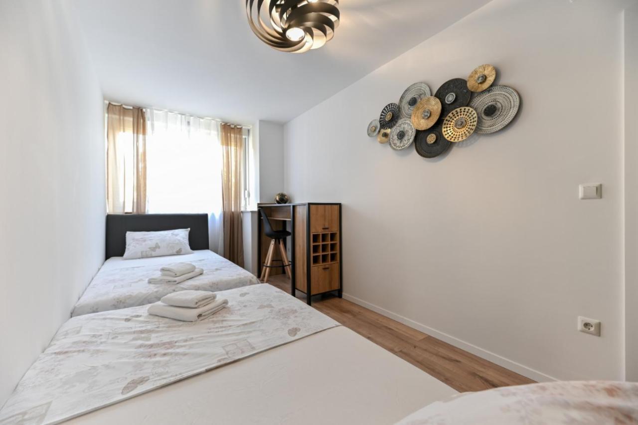 Newly Renovated Apartment Luce Zára Kültér fotó