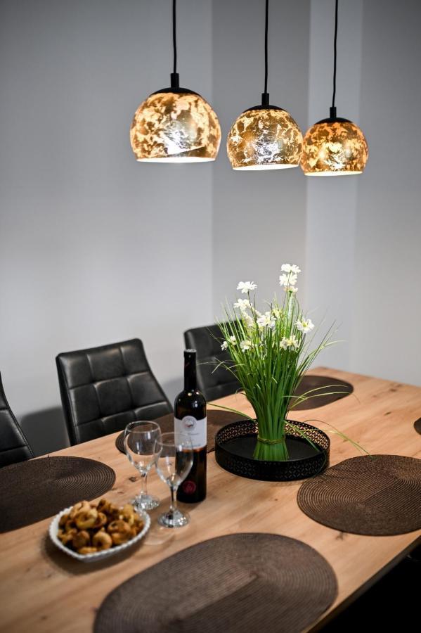 Newly Renovated Apartment Luce Zára Kültér fotó